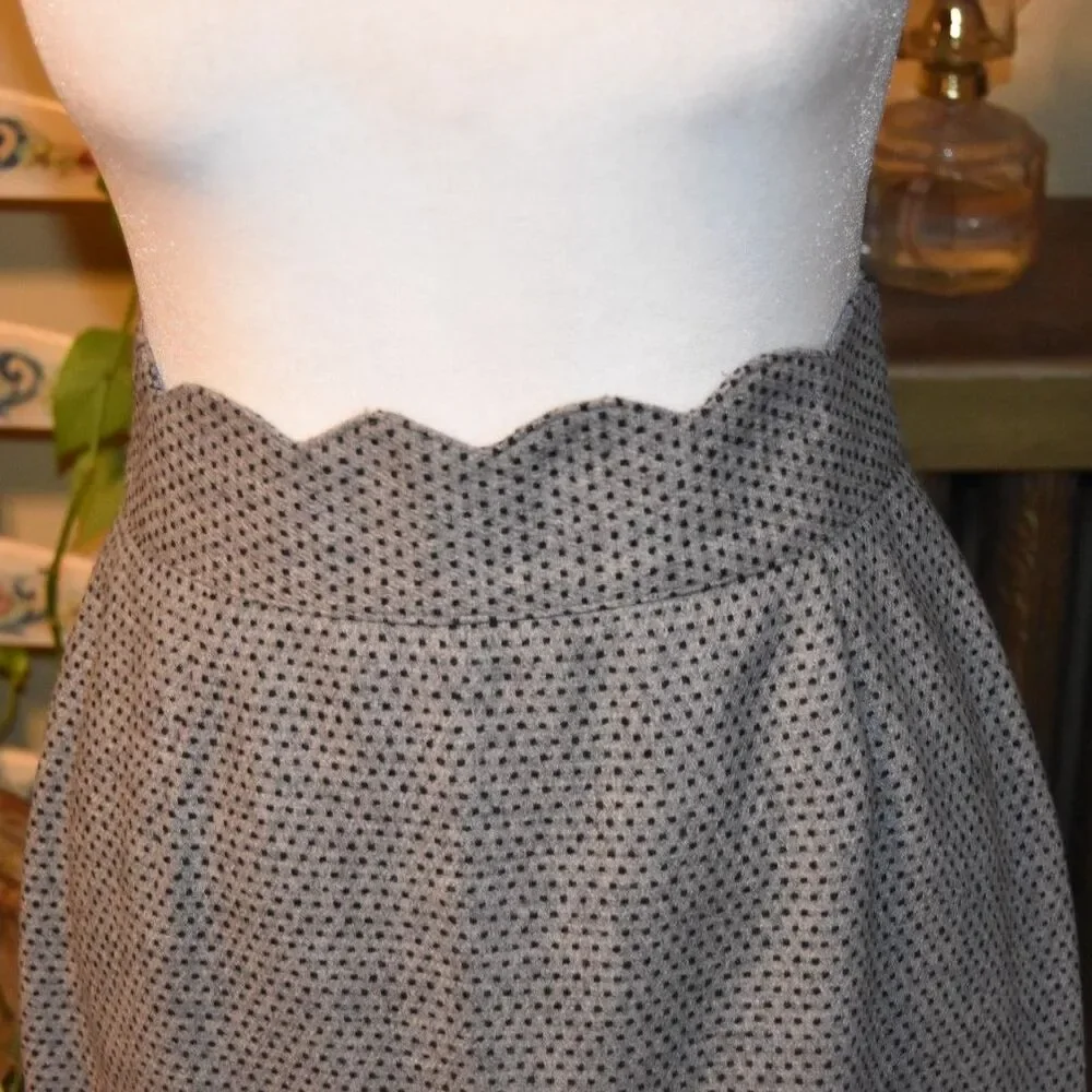 Vintage Mare Sport Wool Skirt Made in Italy Scalloped Waist, Lined Grey Size Sm